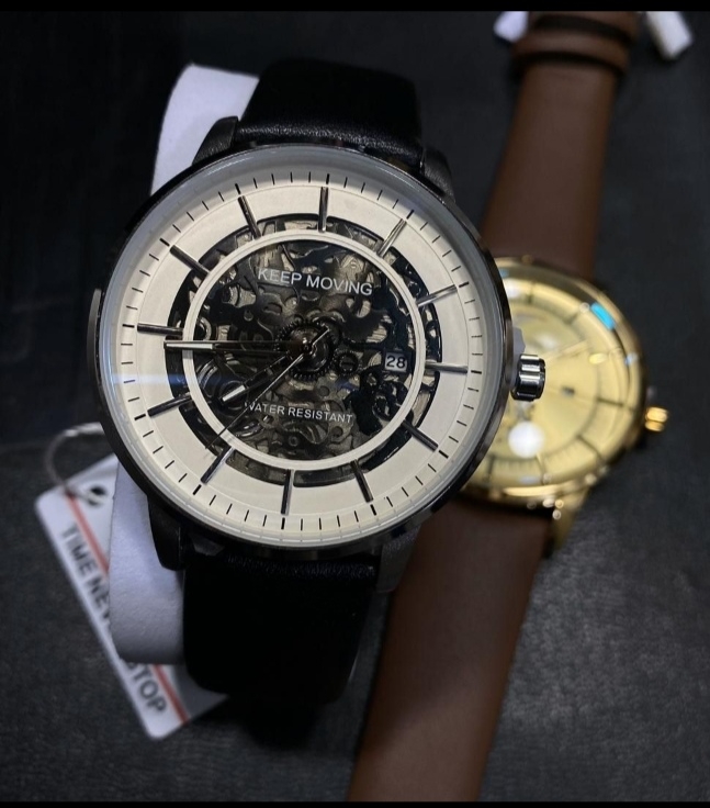 Male classic leather wrist watch